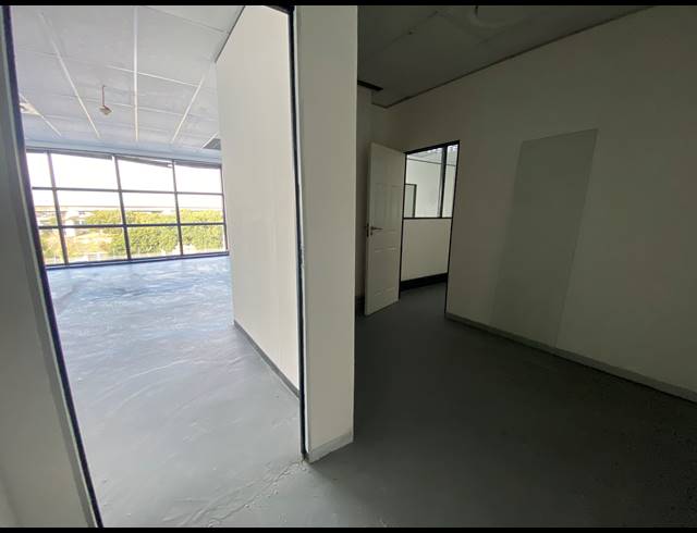 114M² OFFICE TO LET IN BROOKLYN